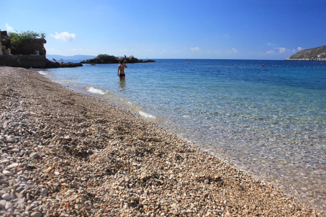 Apartments By The Sea Komiza, Vis - 8533 Bagian luar foto